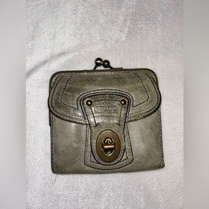 Rare Vintage Coach Legacy Gigi 65th Anniversary Kiss
Lock Wallet
